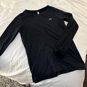 Under Armour long sleeve shirt in Medium